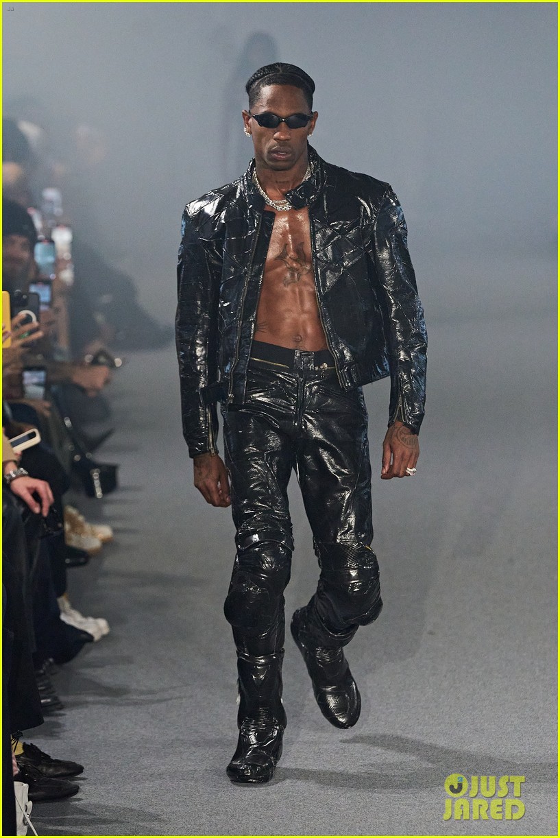 Gigi Hadid Dons Bright Yellow Tape Dress, Walks Runway With Travis