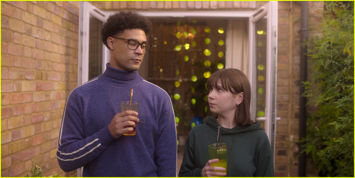 'Heartstopper' Season 3 Trailer Teases Intimate Moments, Dark Themes