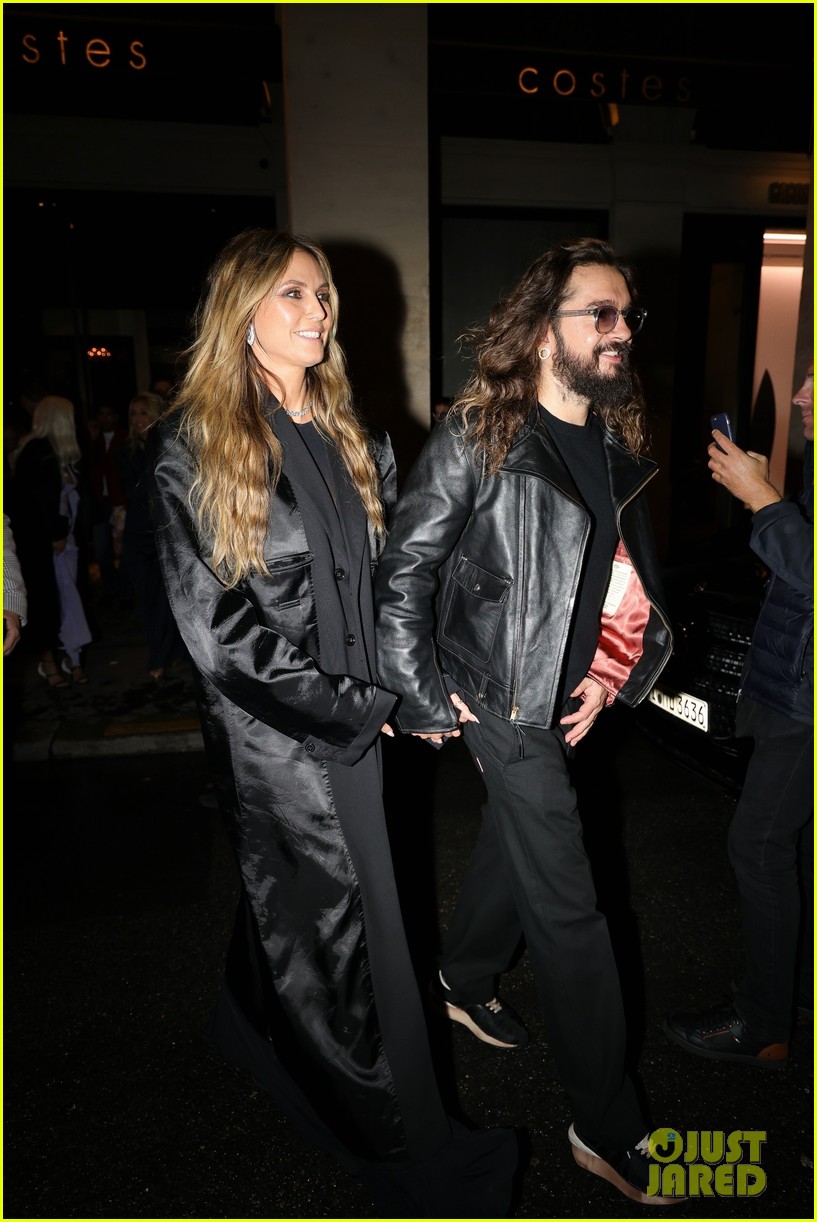 Heidi Klum Makes Paris Fashion Week Runway Debut, Walks Vetements(02)