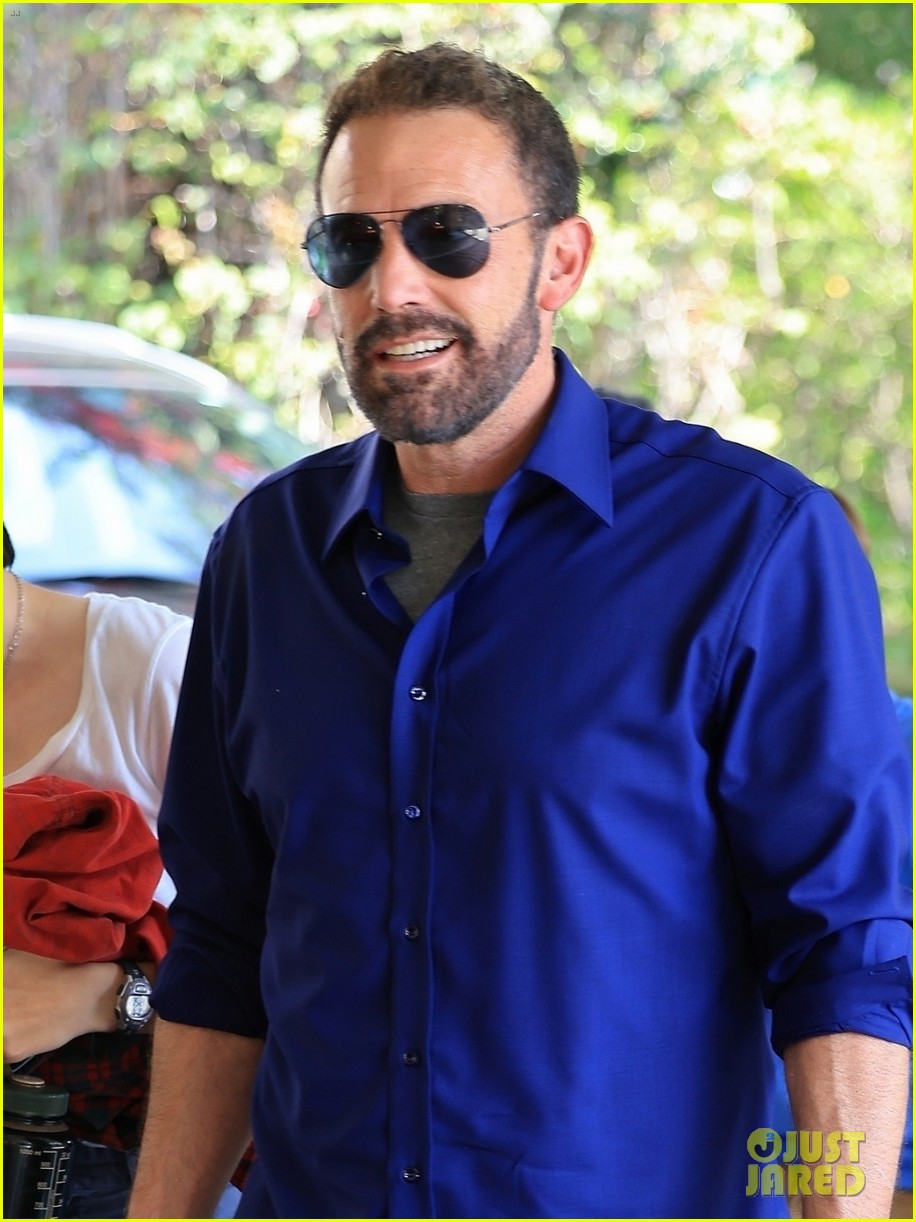 Ben Affleck & Jennifer Lopez Reunite for Lunch with Their Kids After