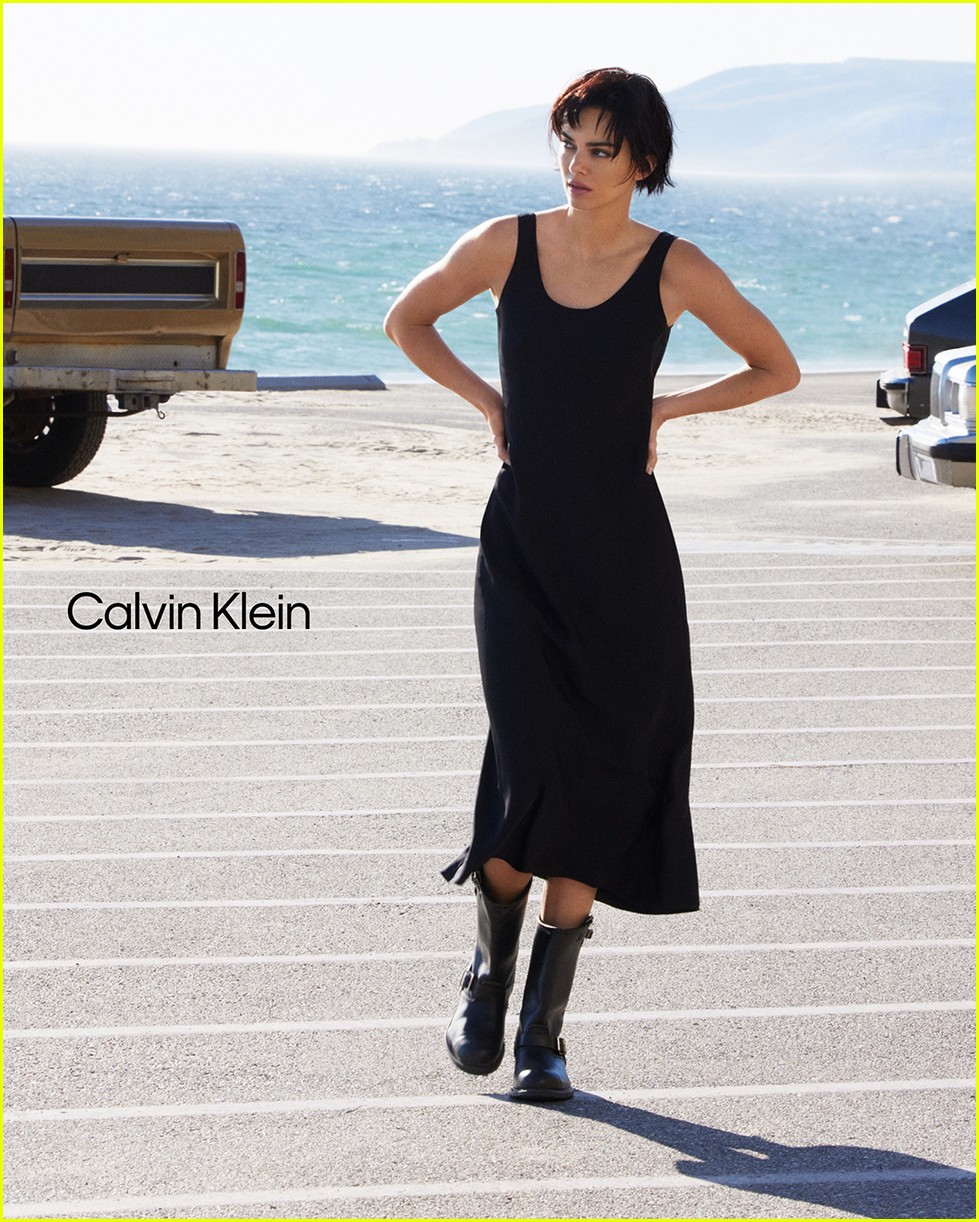 Kendall Jenner Channels Kris With Short Bob in New Calvin Klein(02)