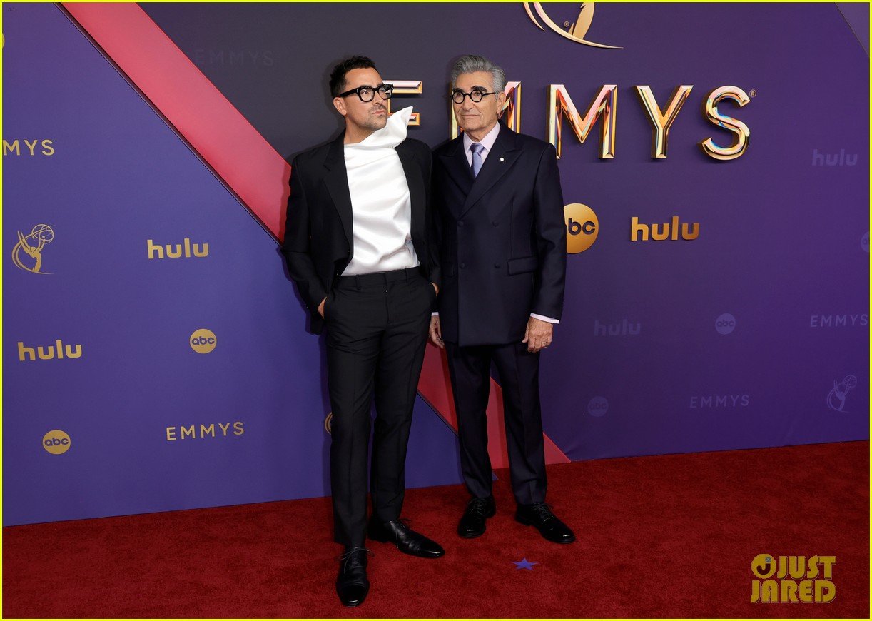 Dan & Eugene Levy Arrive for Hosting Duties at Emmy Awards 2024 Photo(02)
