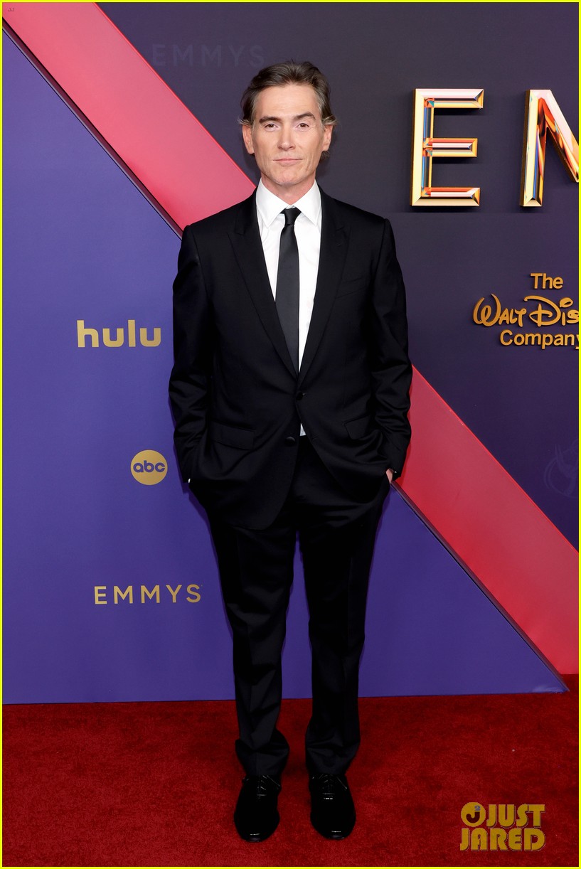 Nominated Couple Naomi Watts & Billy Crudup Hold Hands at Emmy Awards