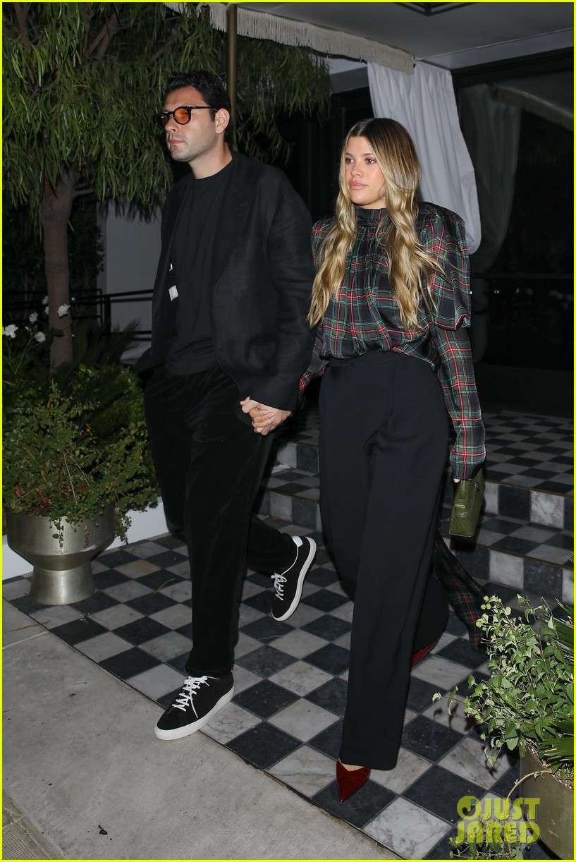 Sofia Richie & Husband Elliot Grainge Step Out for Rare Date Months(02)
