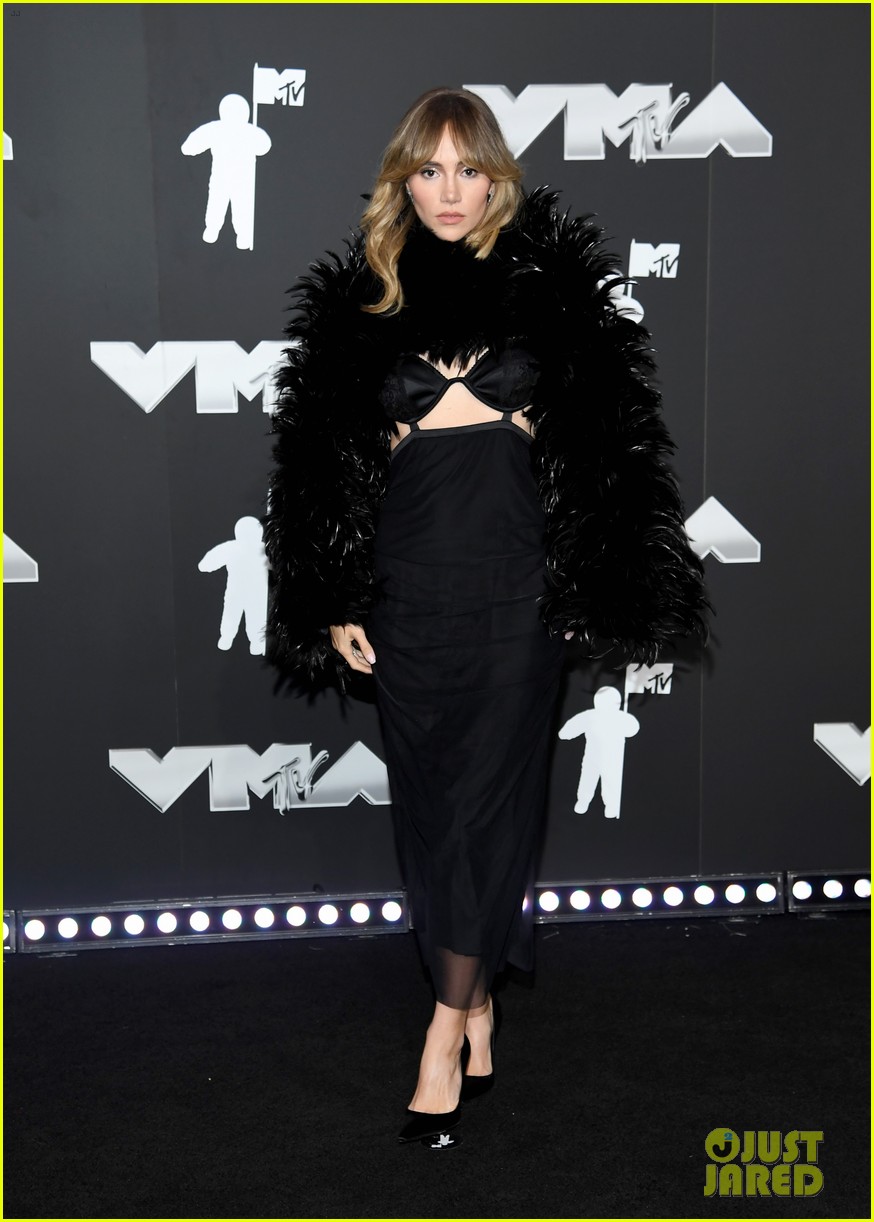 Suki Waterhouse Gushes Over Motherhood at MTV VMAs 2024, Says