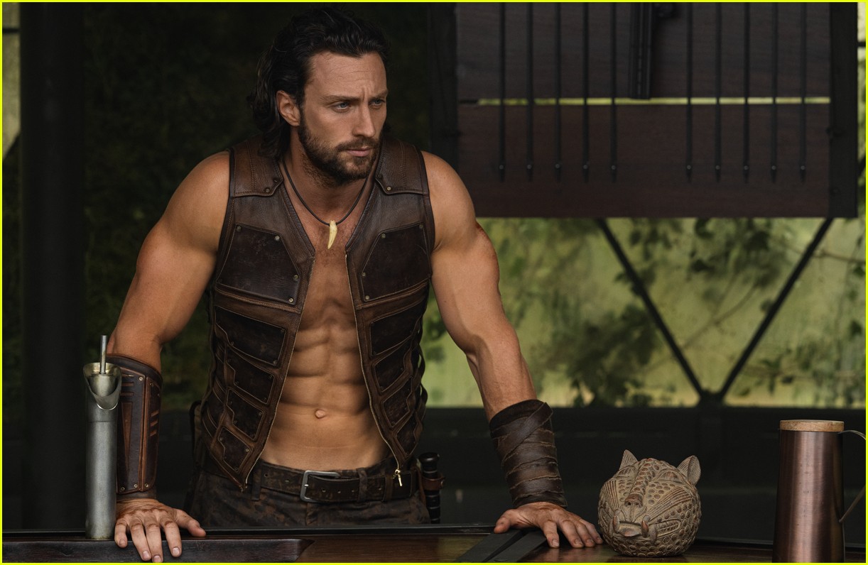 Aaron Taylor-Johnson's Ripped Abs On Display In New 'Kraven the Hunter'  Photos, Appears at NY Comic Con: Photo 5088827 | Aaron Taylor Johnson,  Kraven The Hunter, Movies, Russell Crowe Photos | Just, image size:1222x796