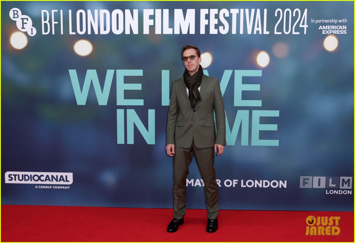 Andrew Garfield Poses With Florence Pugh Cut Out & His Onscreen