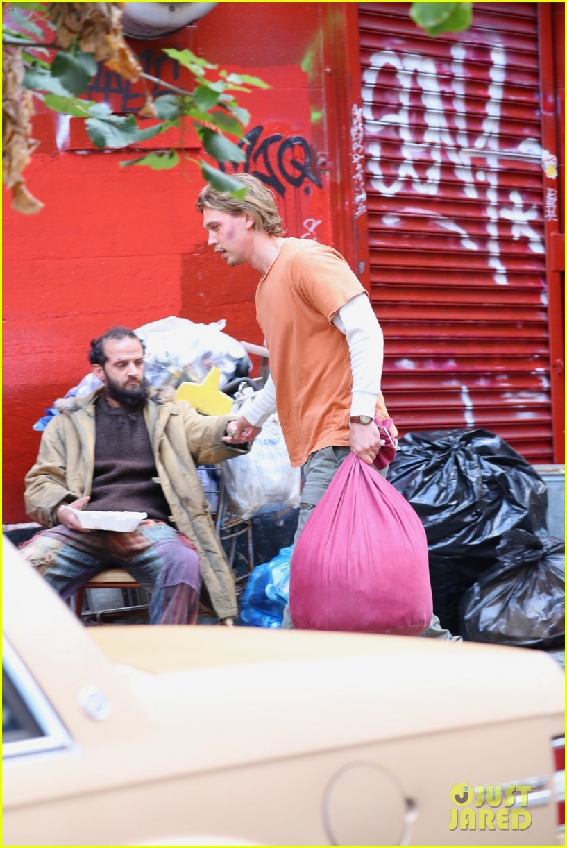 Austin Butler Channels '90s Style on Set of His New Movie 'Caught