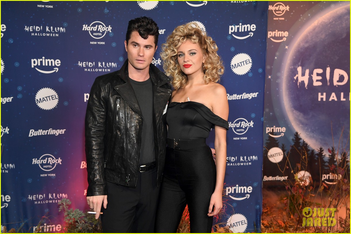 Chase Stokes & Kelsea Ballerini Dress as Danny & Sandy from 'Grease(01)