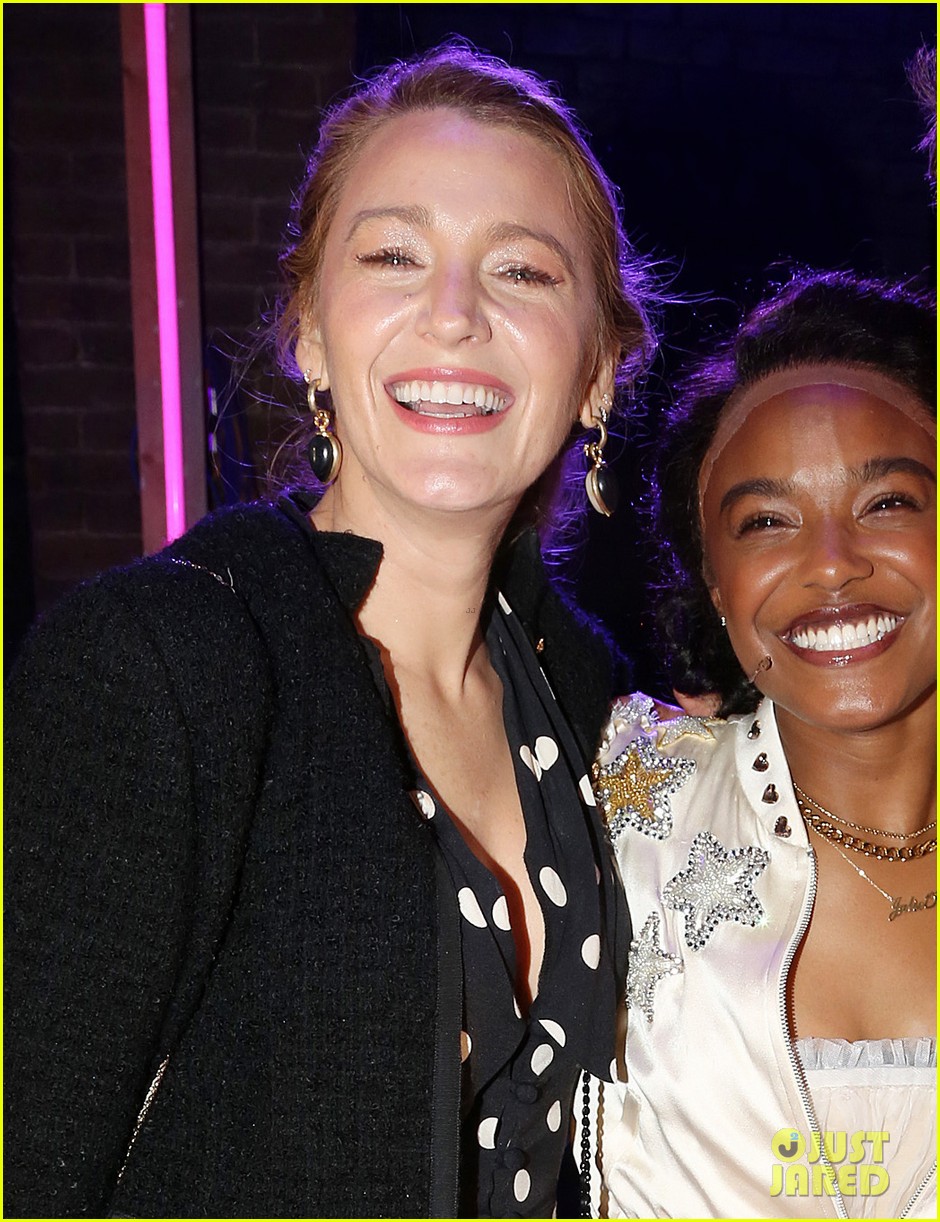 Blake Lively Surprises Ryan Reynolds with '& Juliet' Broadway Outing(01)