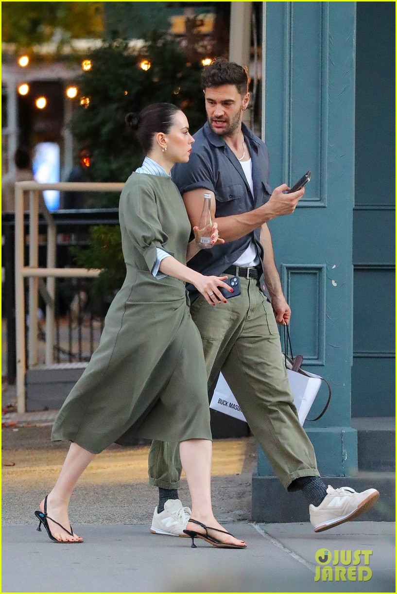 Daisy Ridley & Husband Tom Bateman Enjoy Day Out in NYC Before She's