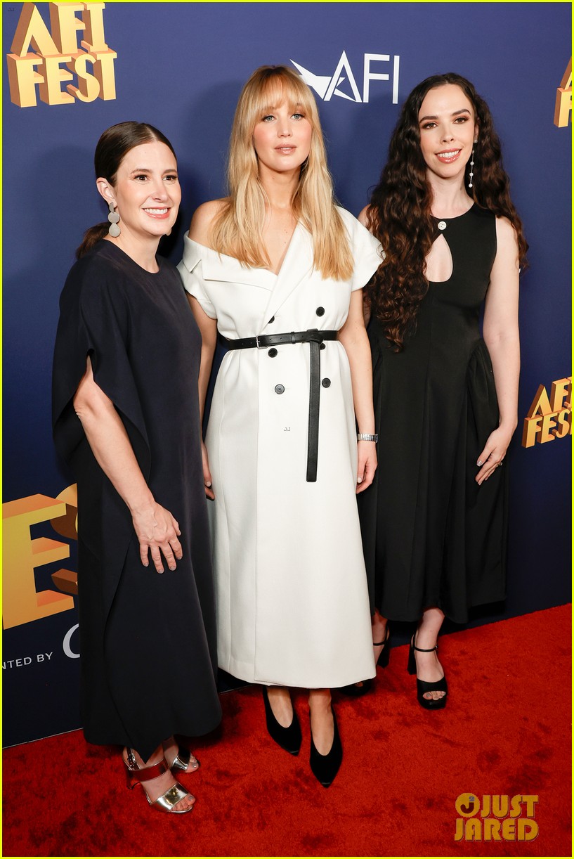 Pregnant Jennifer Lawrence Makes First Red Carpet Appearance Following