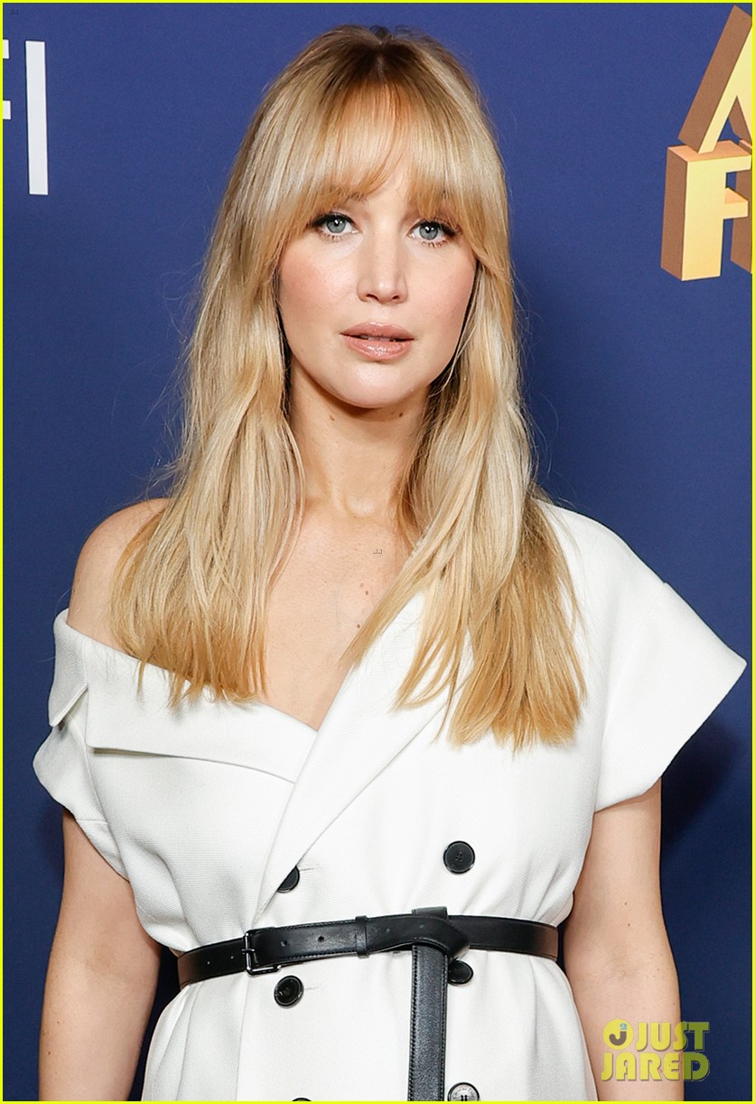 Pregnant Jennifer Lawrence Makes First Red Carpet Appearance Following