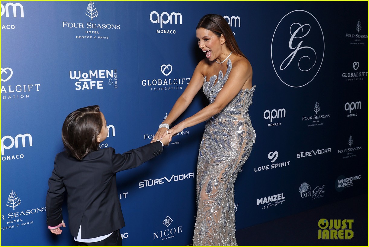 Eva Longoria Brings Son Santiago, 6, to Global Gift Gala Photo 5084308
