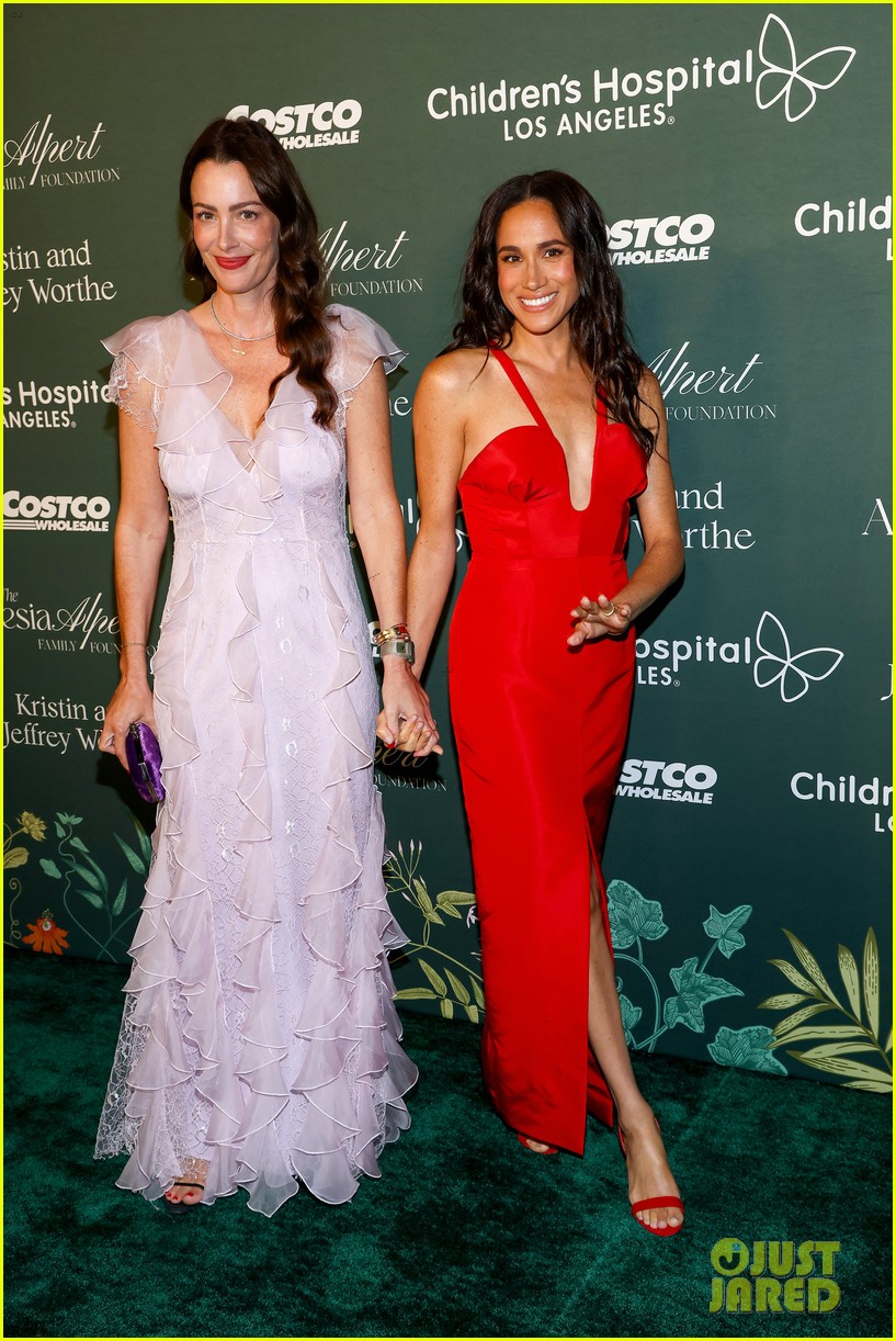 Meghan Markle Makes Surprise Appearance at Children's Hospital Los