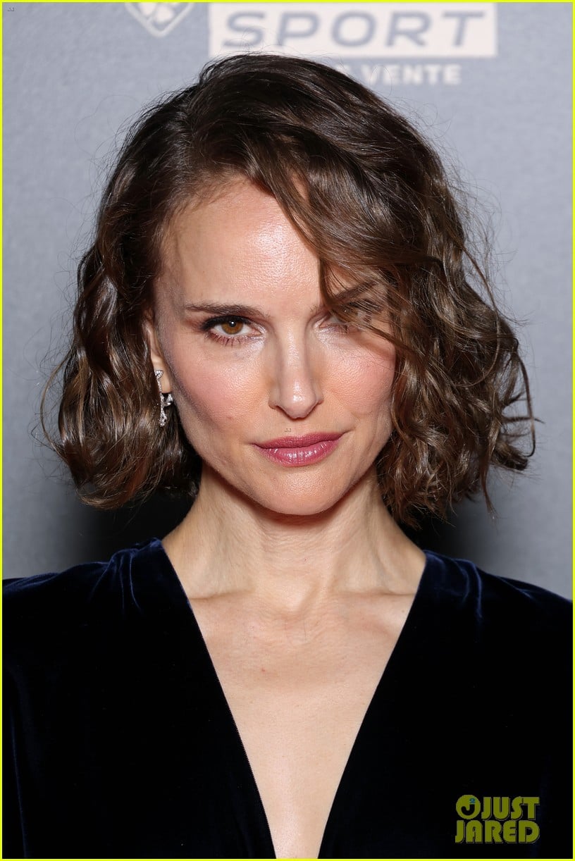 Natalie Portman Stuns on Red Carpet in Paris After ExHusband Benjamin