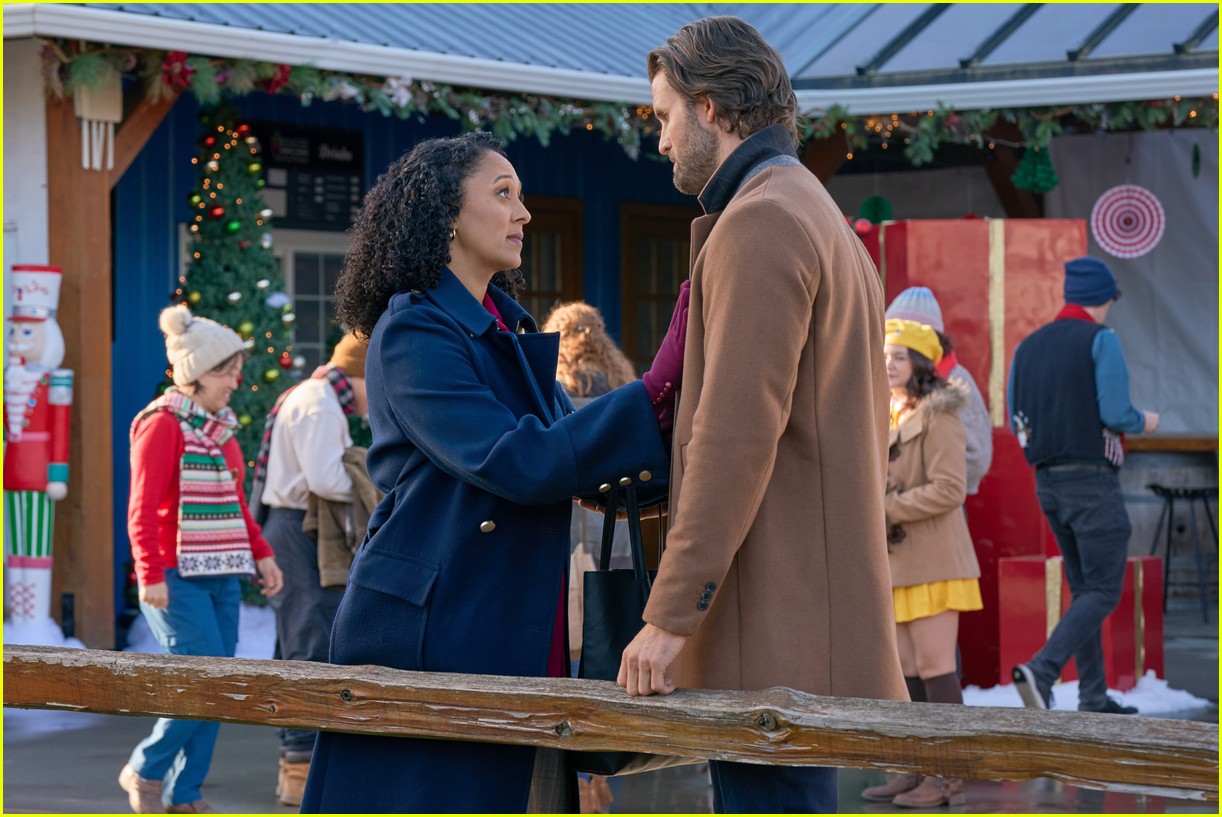 Scouting for Christmas Cast - Hallmark Channel Original Movie First Look  Photos & Trailer!: Photo 5089168 | Audrey Wise Alvarez, Carlo Marks,  Hallmark Channel, Jaycie Dotin, Marci T. House, Movies, Scouting For
