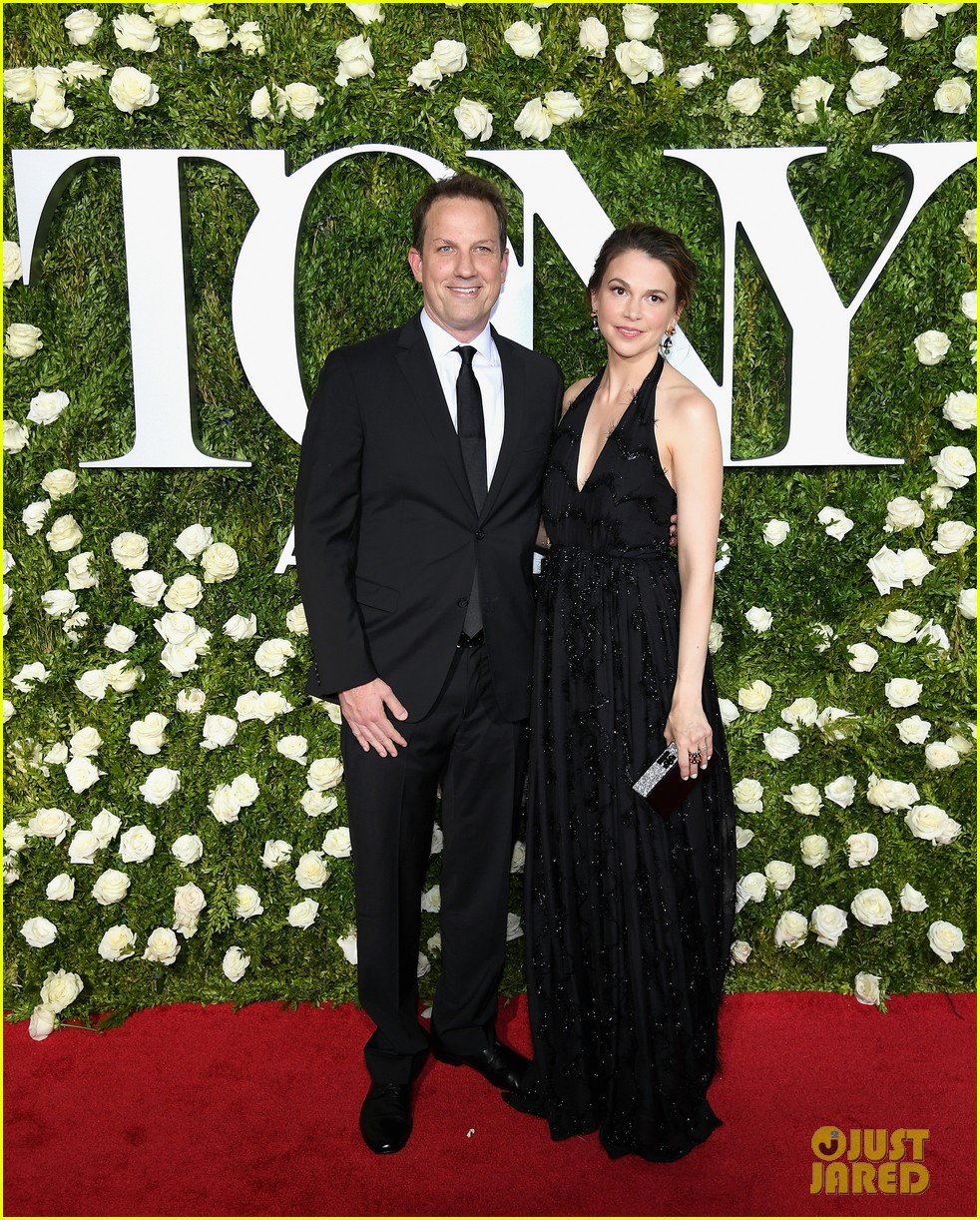 Broadway Star Sutton Foster Files for Divorce from Husband Ted Griffin