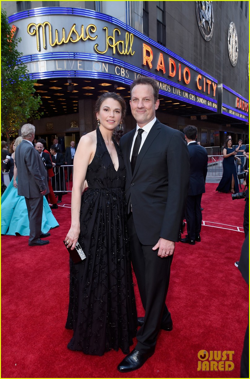Broadway Star Sutton Foster Files for Divorce from Husband Ted Griffin