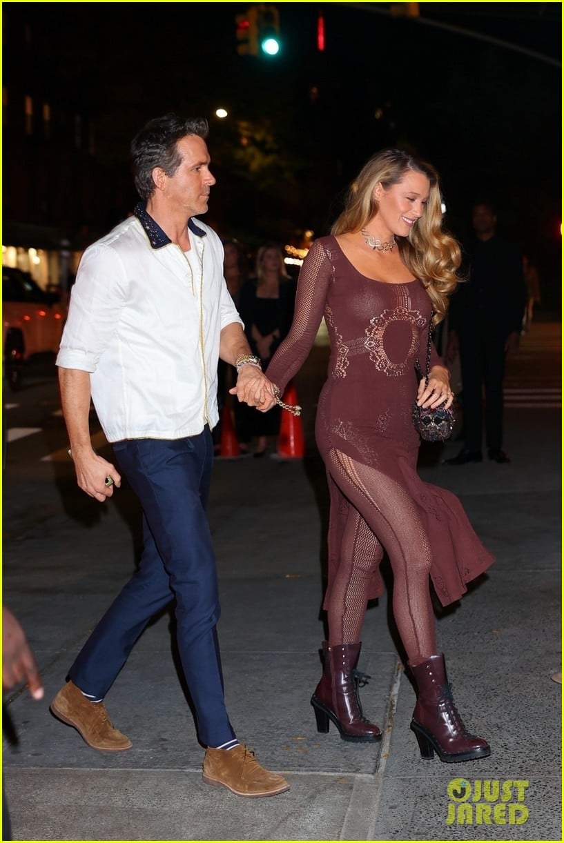 Taylor Swift & Travis Kelce Go On Double Date With Blake Lively & Ryan(02)