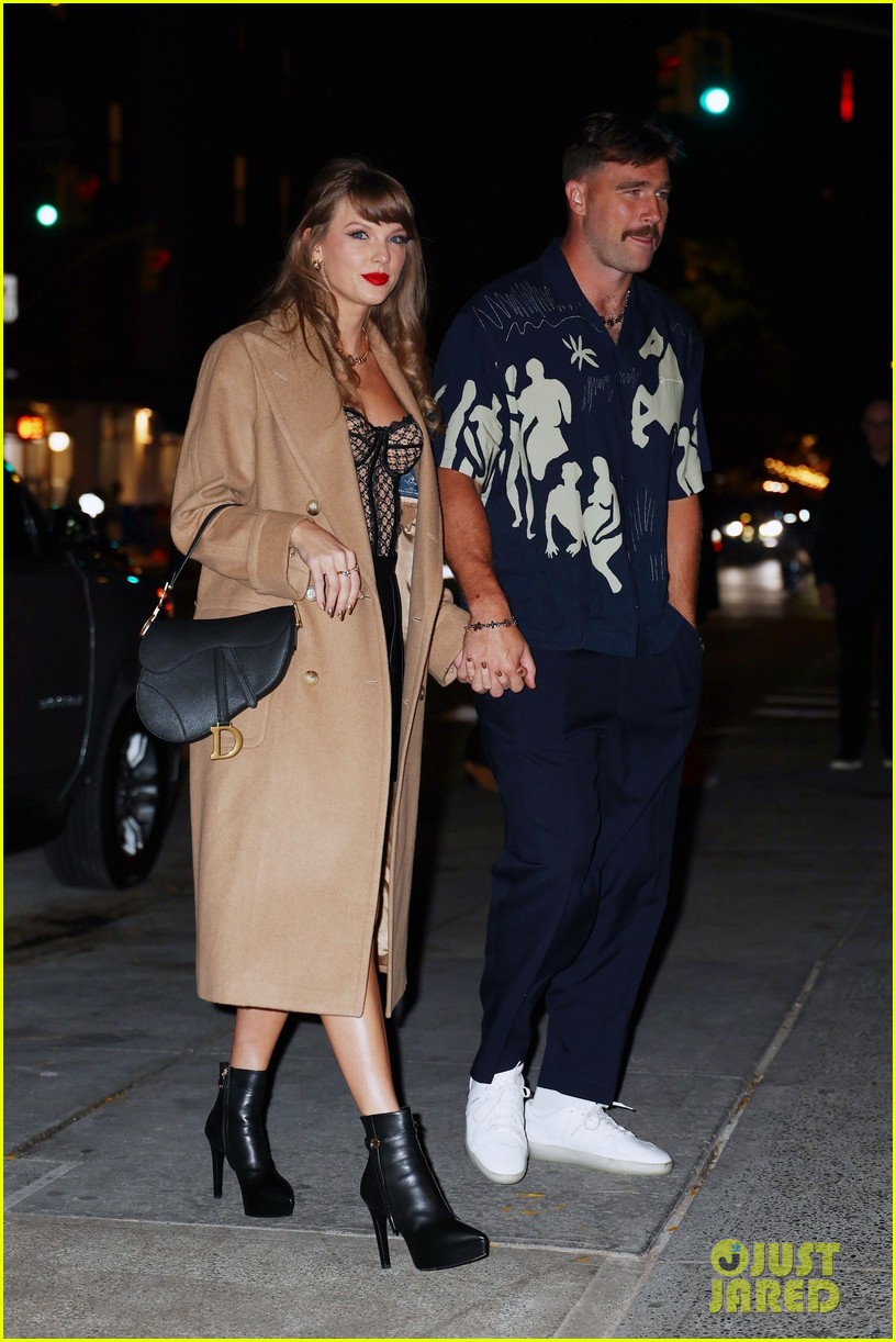 Jason Kelce Pokes Fun at Brother Travis Kelce for His Allegedly NSFW(02)