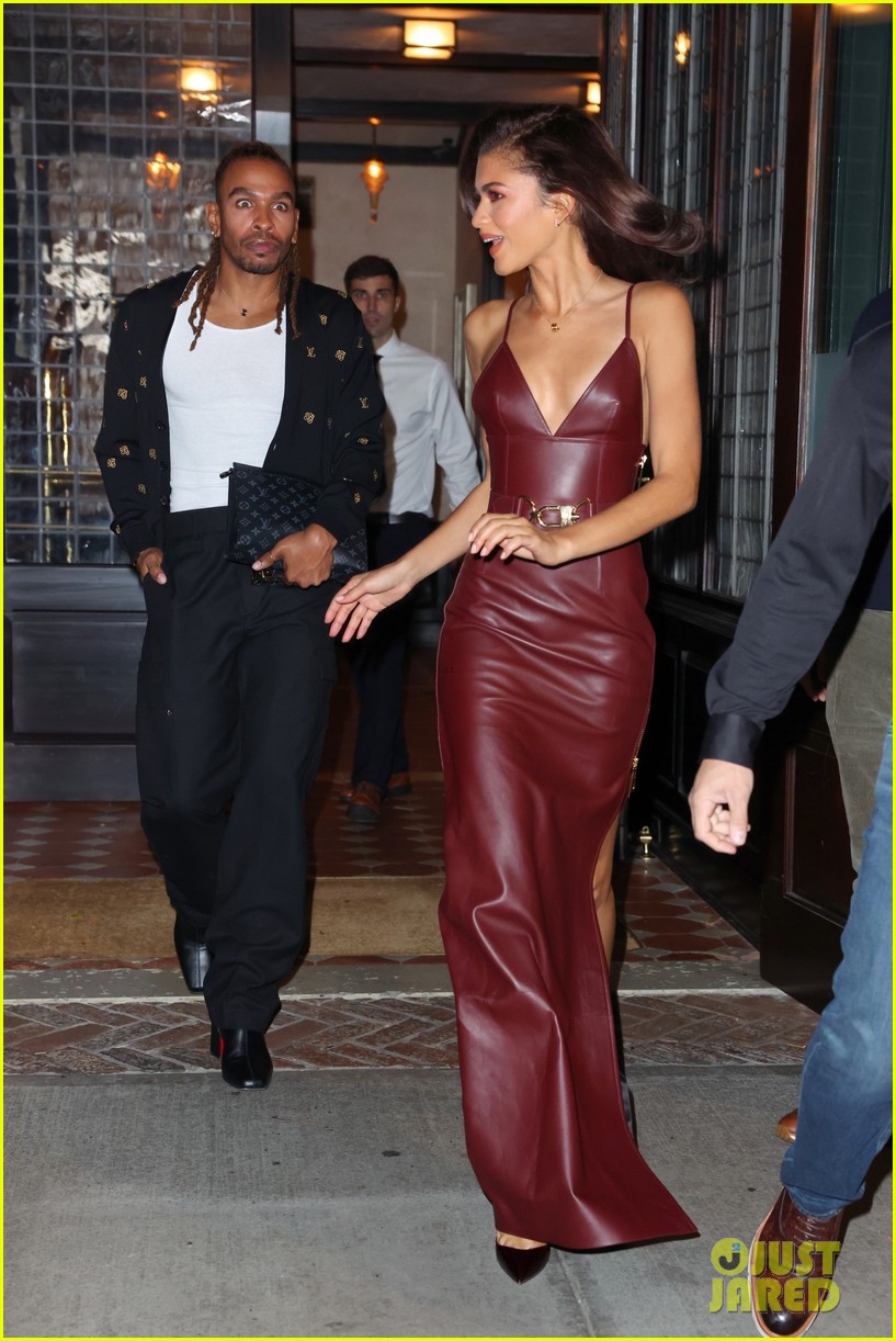 zendaya-tom-holland-match-in-maroon-for-nyc-date-night-photo
