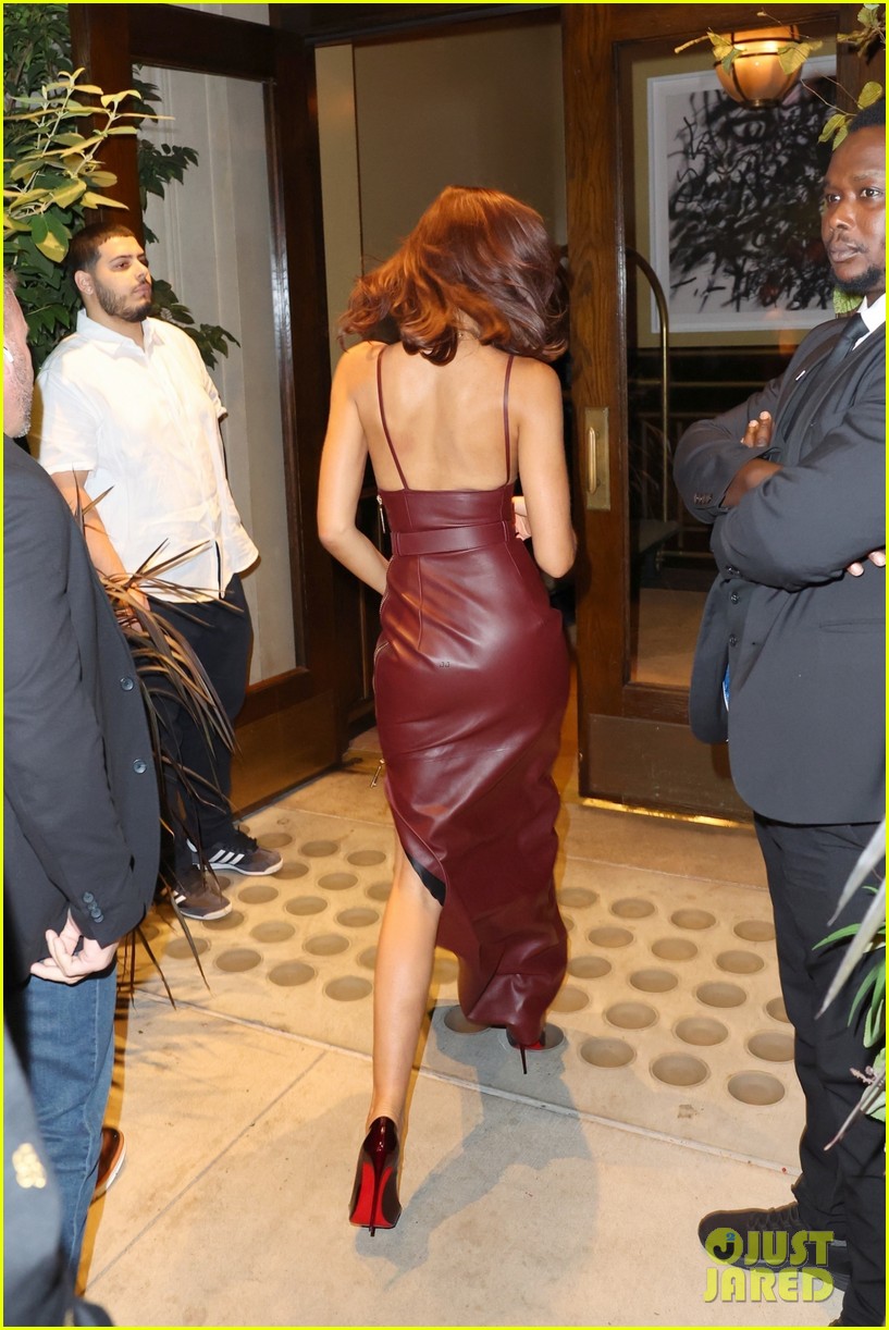 Zendaya & Tom Holland Match in Maroon for NYC Date Night! Photo