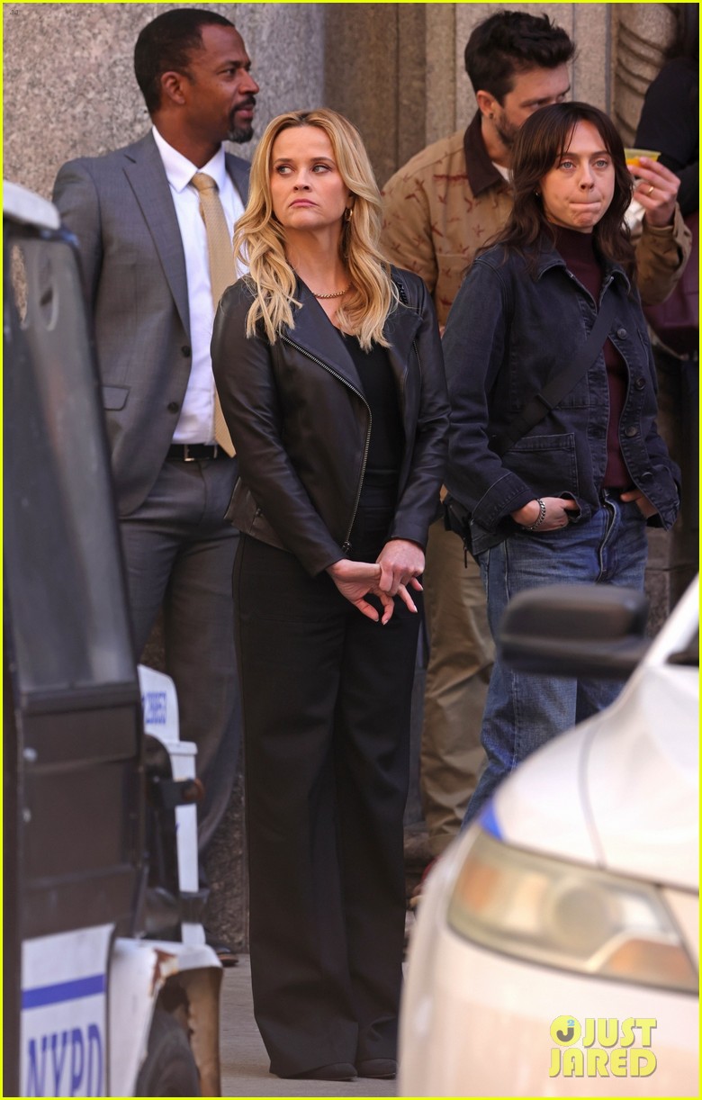 Reese Witherspoon Reunites With Former 'The Morning Show' CoStar Bel(02)