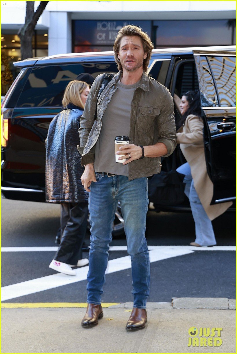 Chad Michael Murray Talks Toning His Abs for Shirtless Scenes in 'Merry  Gentlemen': Photo 5098513 | Chad Michael Murray, The Merry Gentlemen Photos  | Just Jared: Entertainment News, image size:820x1222