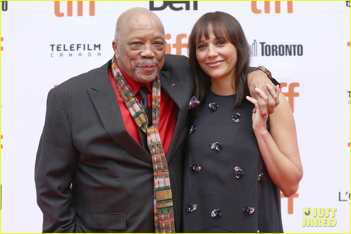 Rashida Jones Pays Tribute to Late Father Quincy Jones 'It Is An Honor