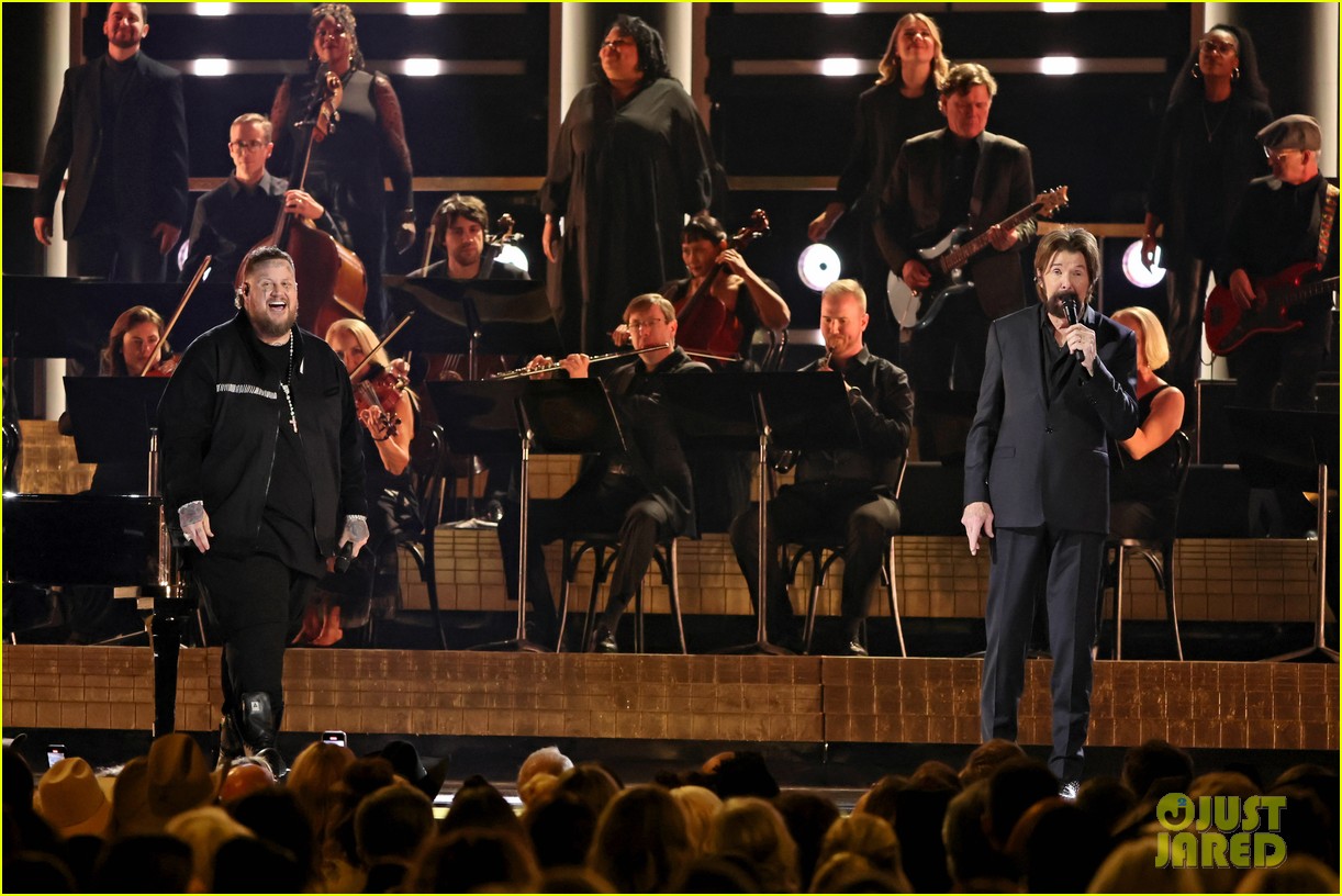 Jelly Roll Shows Off 120-lb Weight Loss While Performing at CMA Awards 2024  - Watch Now!: Photo 5100572 | 2024 CMA Awards, CMA Awards, Jelly Roll  Photos | Just Jared: Entertainment News
