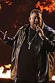 jelly roll shows off 120lb weight loss at cma awards 02