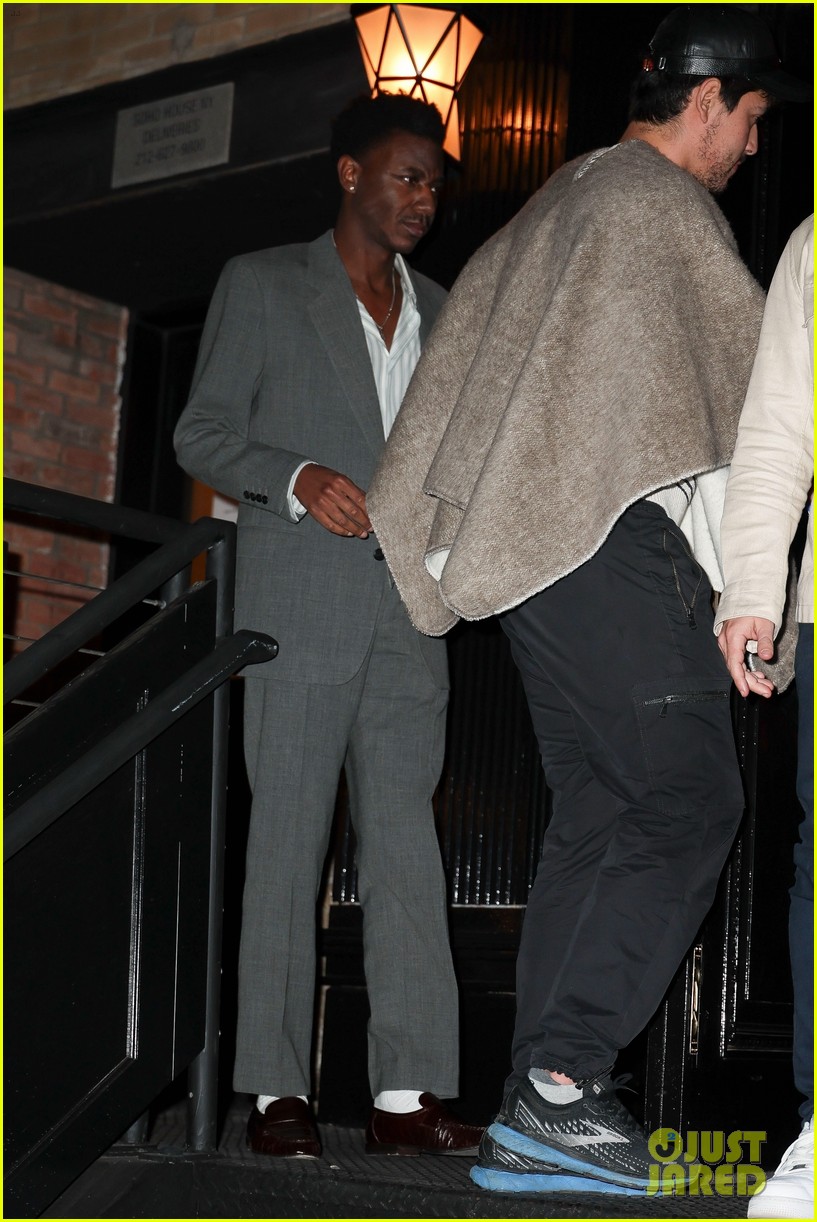 Taylor Swift Goes Glam for Dinner in NYC with Zoe Kravitz & Jerrod