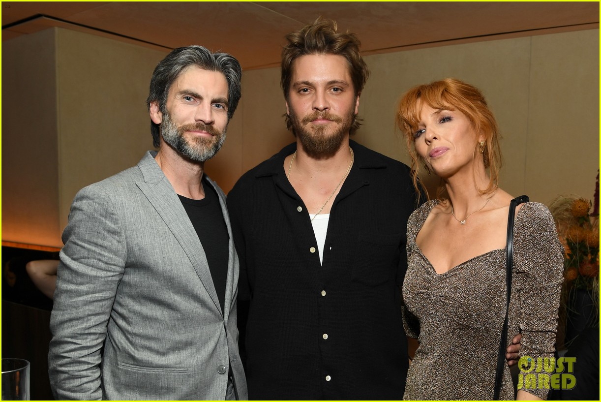 yellowstone season 5 part 2 premiere in nyc 035096164