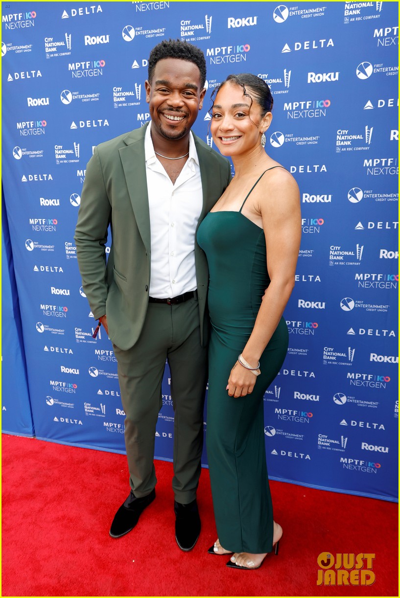 Fight Night's Dexter Darden Gets Engaged to Girlfriend Briah Nelson(02)