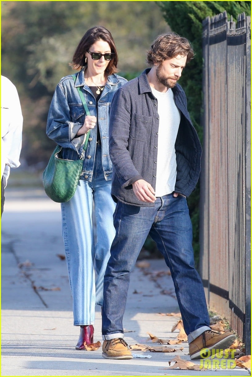 Hot Frosty' Star Dustin Milligan Steps Out With His Love Amanda Crew After  Sparking Marriage Rumors: Photo 5103724 | Amanda Crew, Dustin Milligan, Hot  Frosty Photos | Just Jared: Entertainment News, image size:816x1222