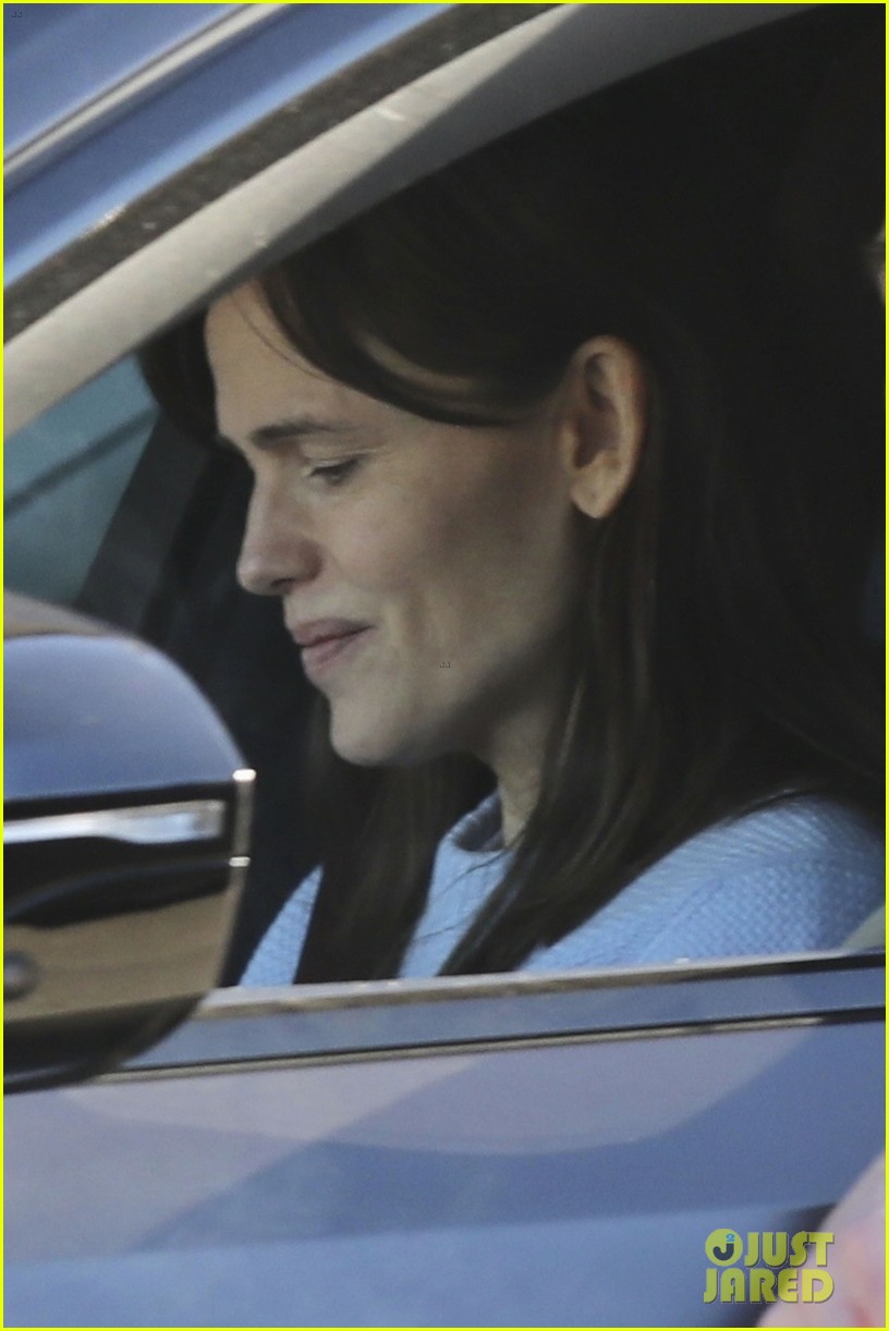 Jennifer Garner & Ben Affleck Spotted Together on Saturday Morning