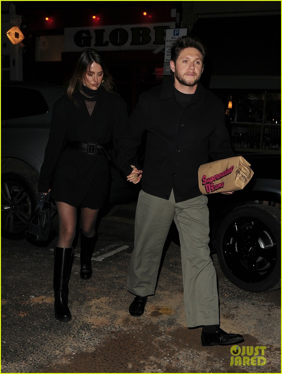 Niall Horan \u0026 Girlfriend Amelia Woolley Hold Hands on Date Night in London:  Photo 5102540 | Amelia Woolley, Niall Horan Photos | Just Jared:  Entertainment News, image size:921x1222