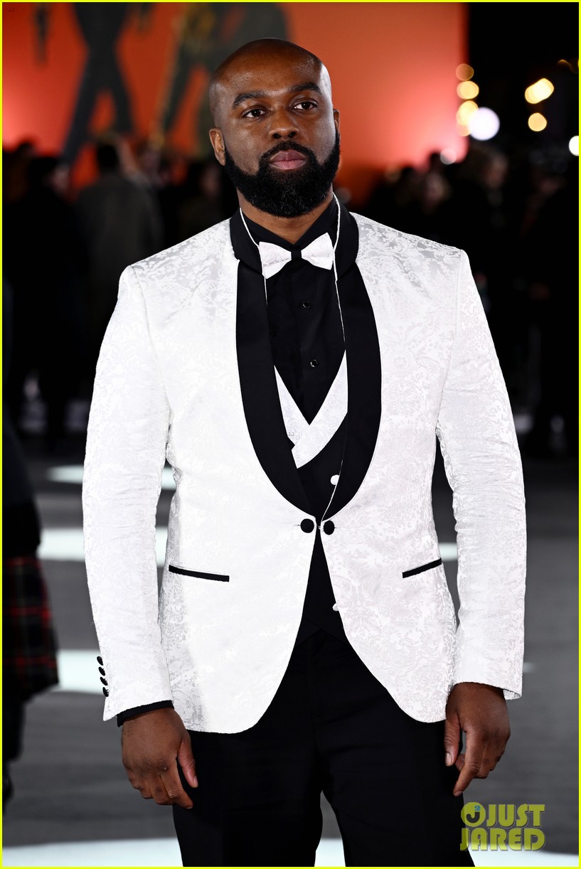 Husband director hi-res stock photography and images - Page 25 - Alamy, image size:817x1222