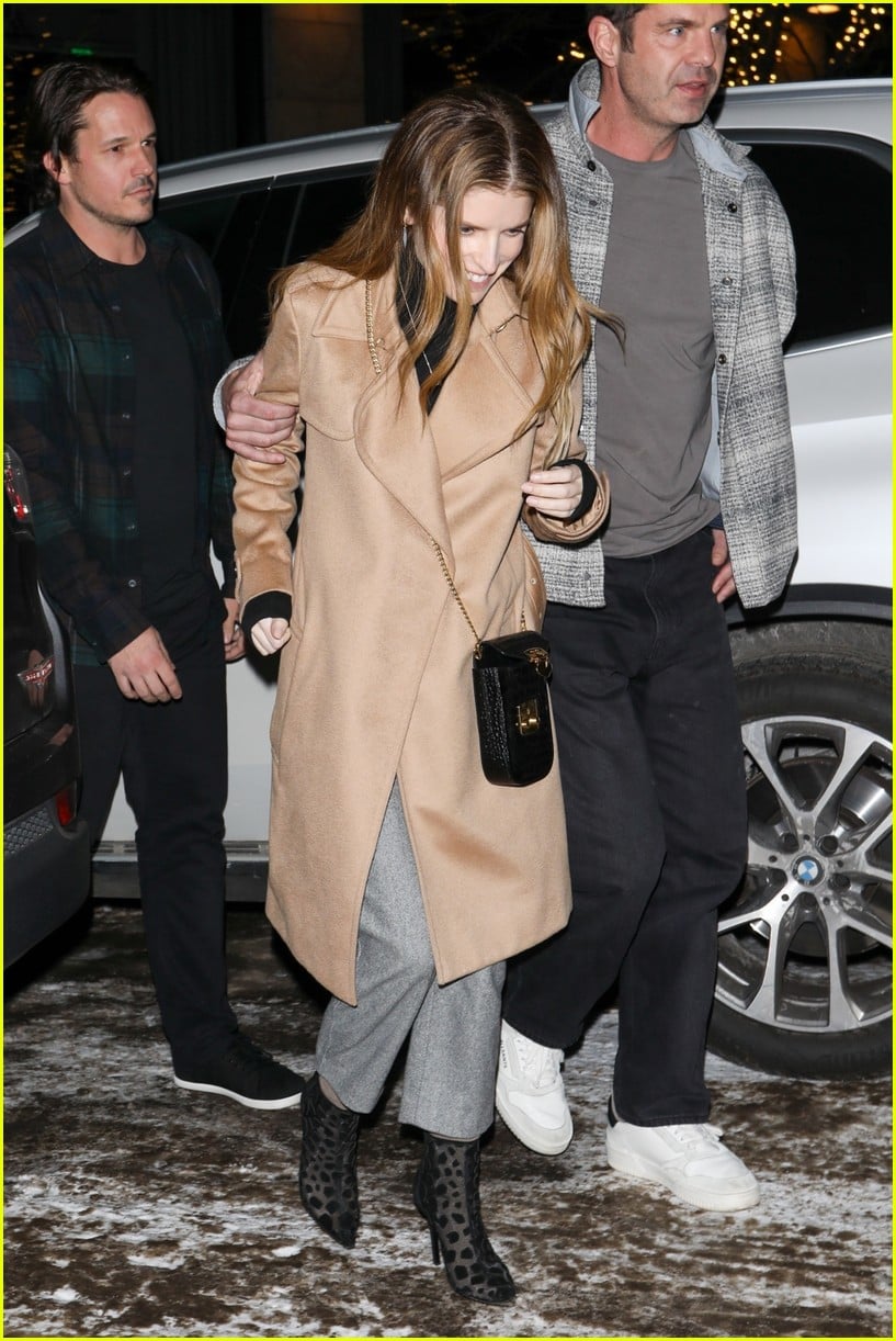 Anna Kendrick, Rebel Wilson, & 'Pitch Perfect' Stars Reunite for(02)