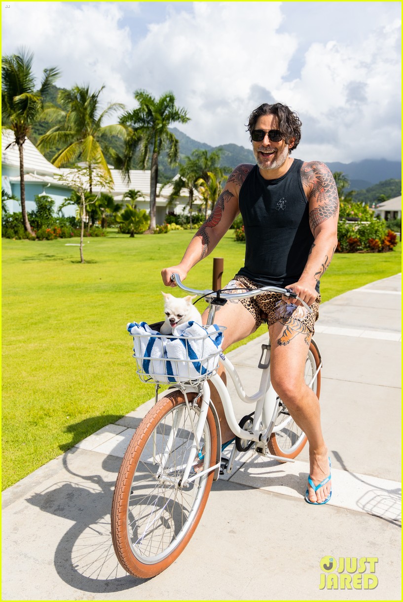 Joe Manganiello & Girlfriend Caitlin O'Connor Celebrate Christmas & His  Birthday at Sandals Saint Vincent and the Grenadines!: Photo 5111062 |  Caitlin O'Connor, Joe Manganiello Photos | Just Jared: Entertainment News