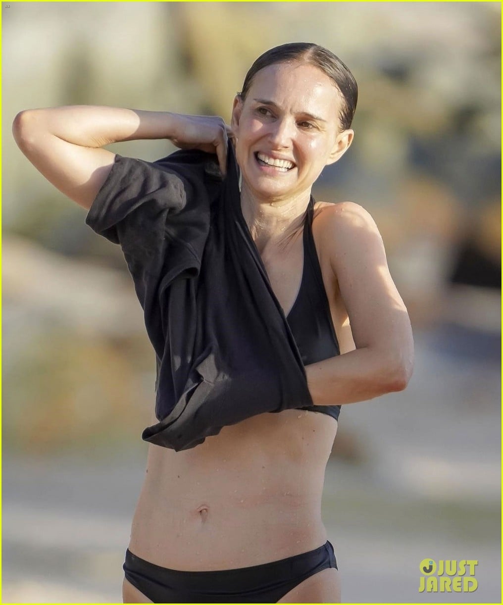 Natalie Portman Spotted at the Beach in St. Barts During Holiday Vacation: Photo 5110642