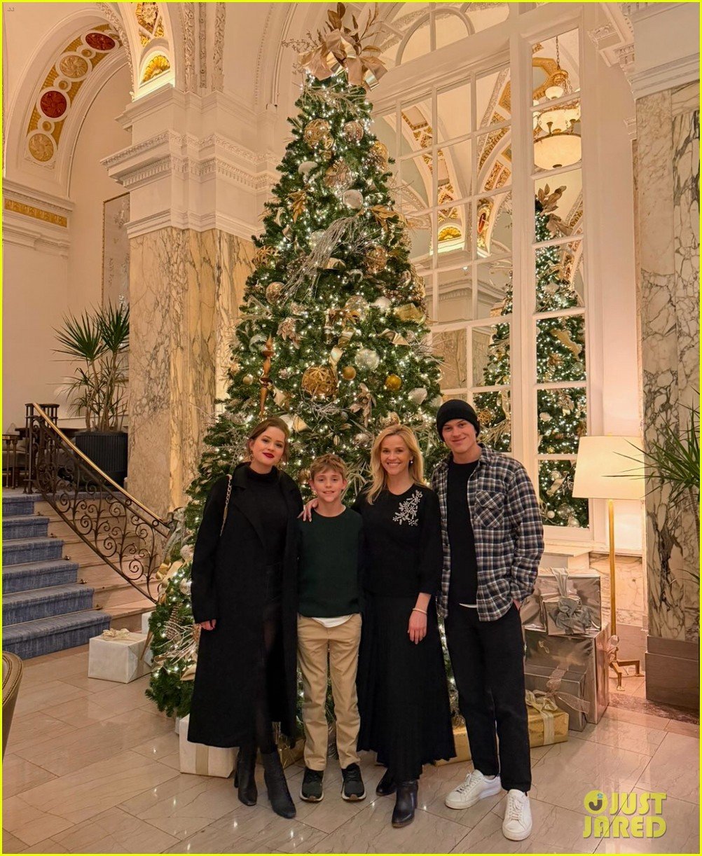 Reese Witherspoon's Three Kids Are All Grown Up in Christmas 2024