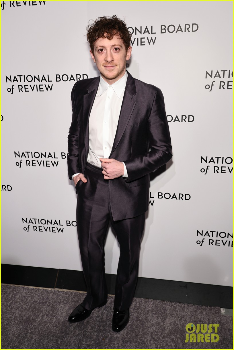 Ariana Grande & Boyfriend Ethan Slater Make It Date Night at National