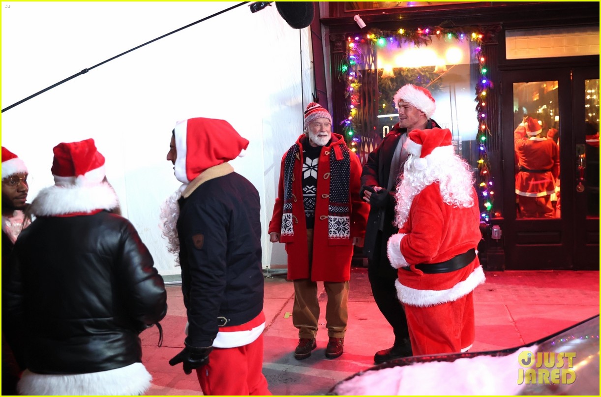 Arnold Schwarzenegger Can't Contain His Laughter While Filming with Santa Claus for 'Man With the Bag': Photo 5115629 | Alan Ritchson, Arnold Schwarzenegger, Movies, The Man With The Bag Photos | Just