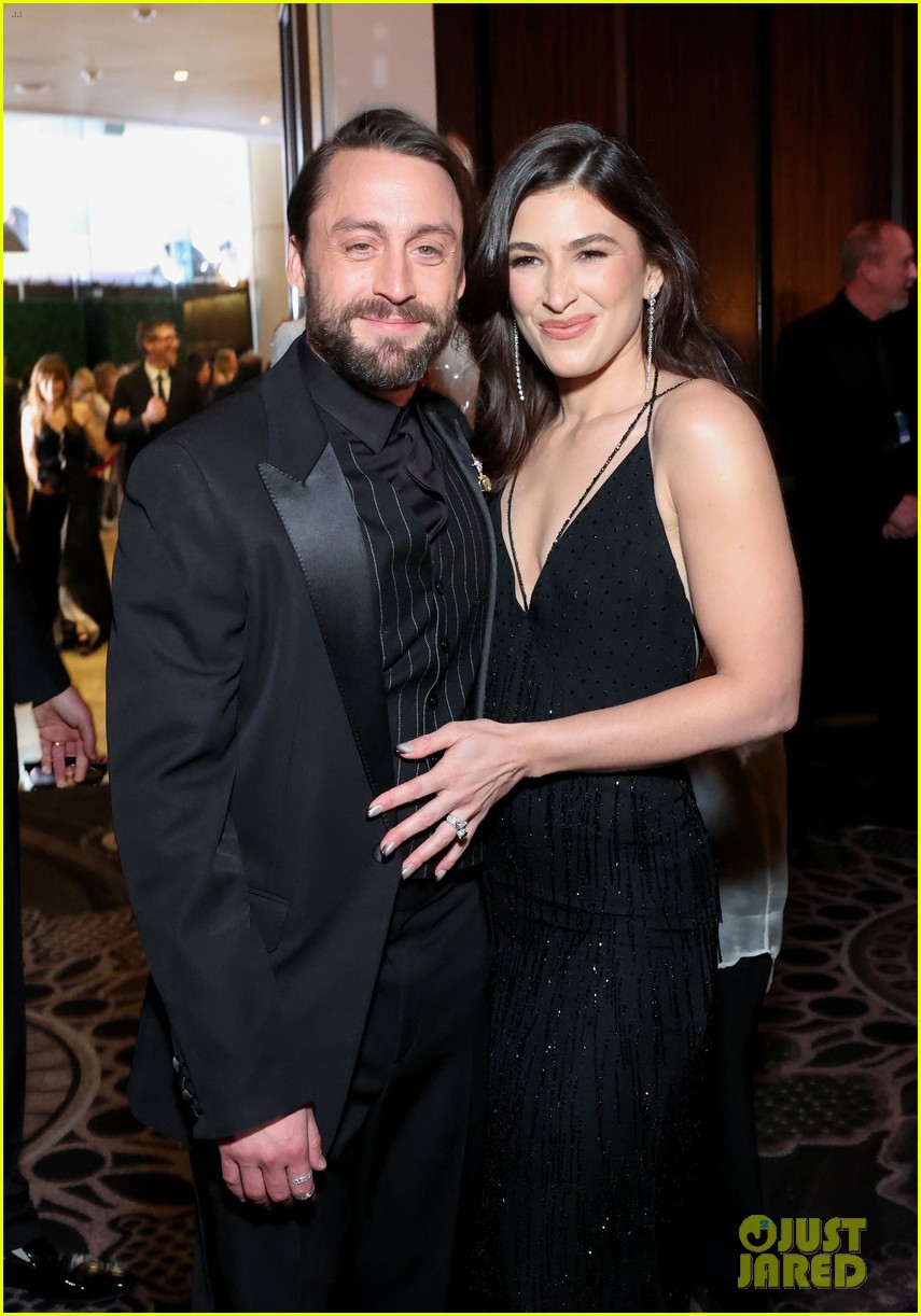 Kieran Culkin Accepts Golden Globe 2025 After Taking a Shot with Mario