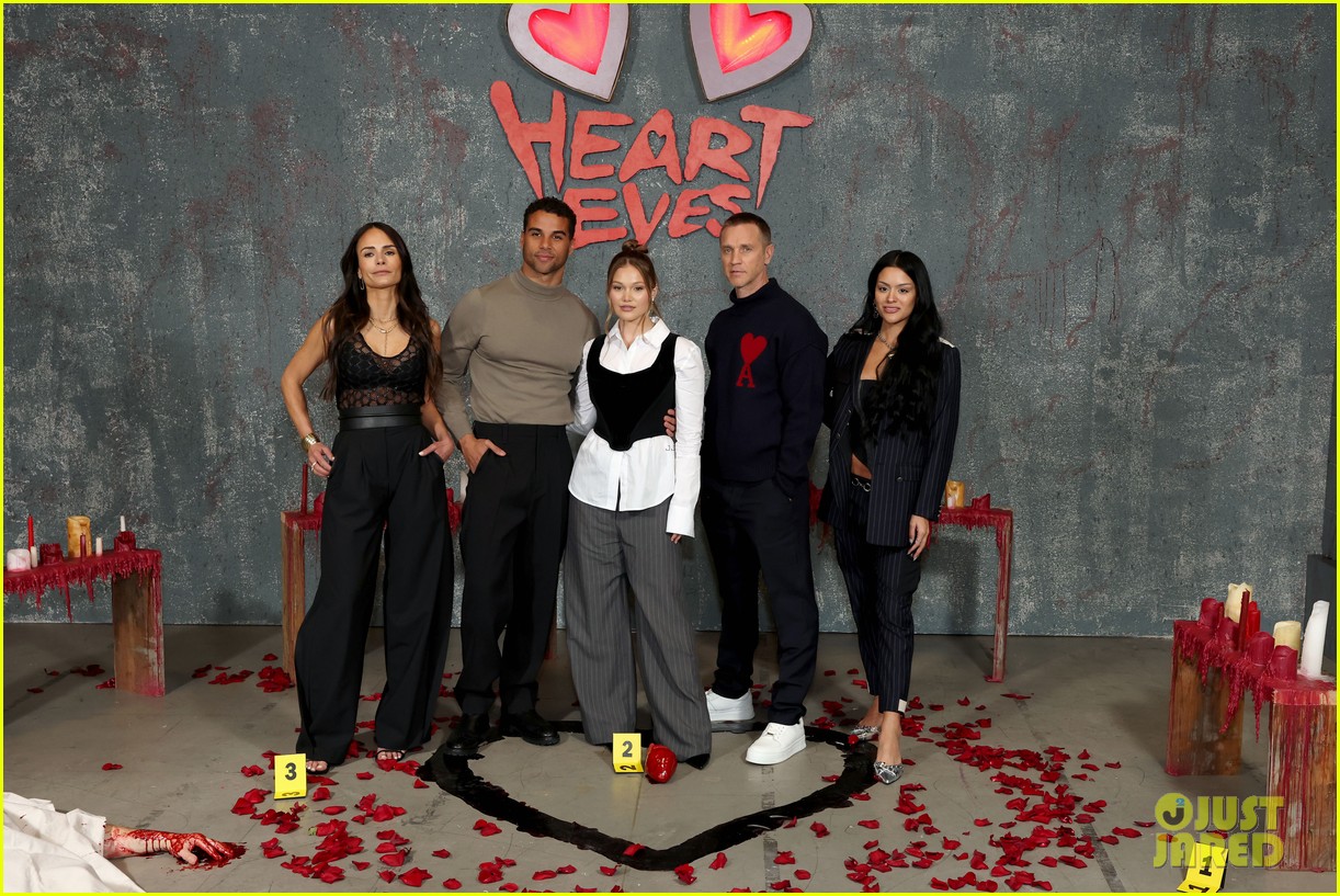 heart eyes photo call 035116972