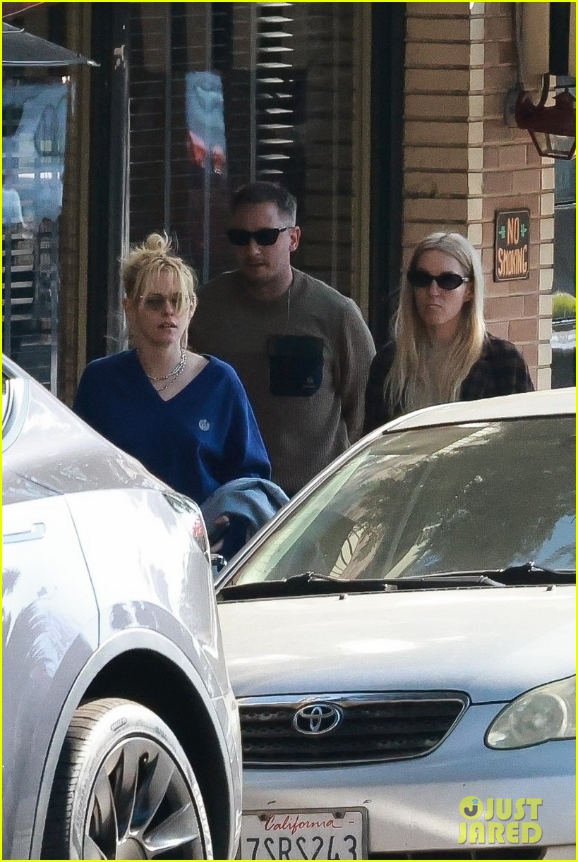 Kristen Stewart Goes Blonde! Debuts New Look During Outing With Fiancee