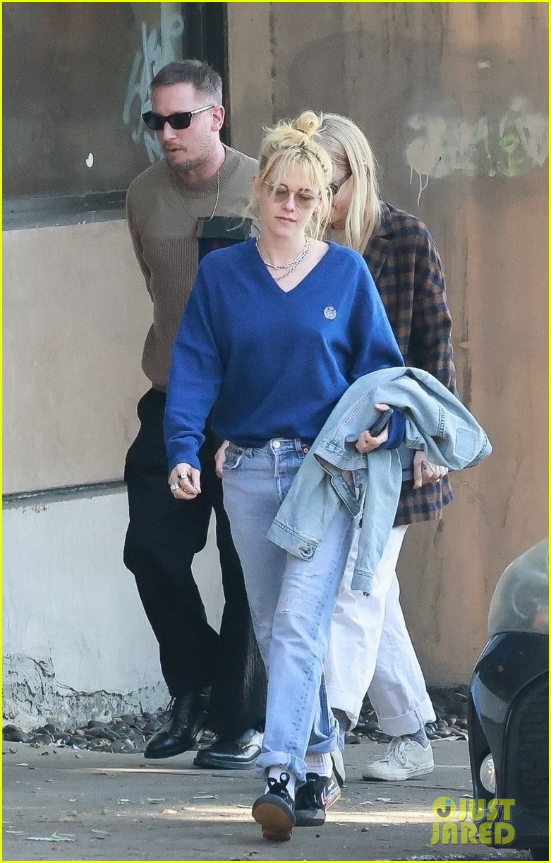 Kristen Stewart Goes Blonde! Debuts New Look During Outing With Fiancee