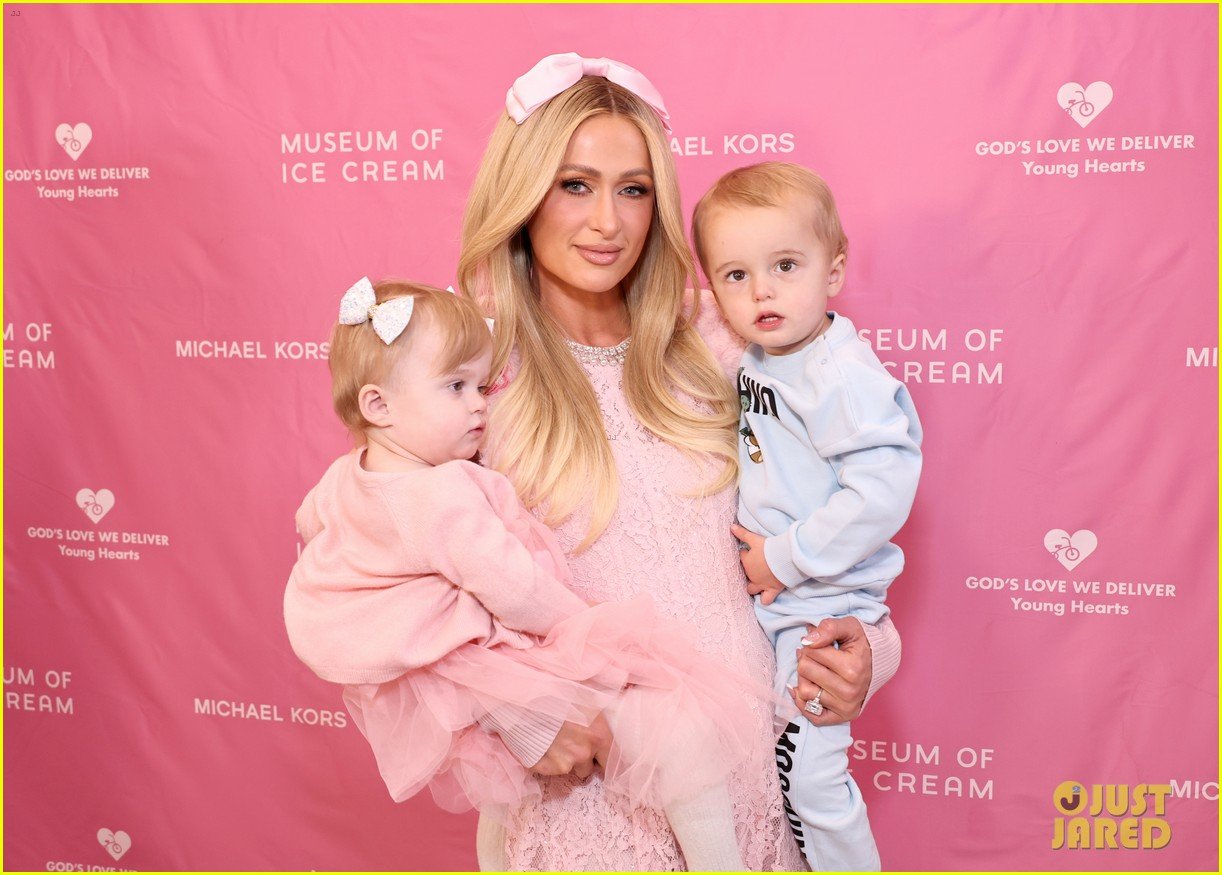 Paris Hilton & Nicky Hilton Bring Their Kids to Young Hearts Friends(01)